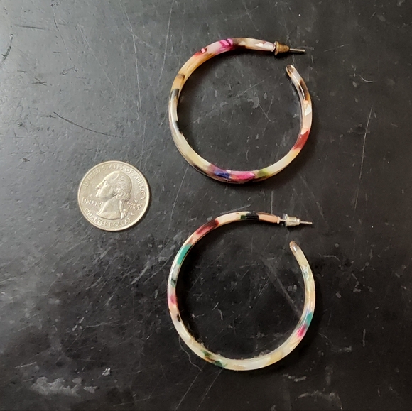 NWOB Tortoiseshell hoop earrings - Picture 4 of 4